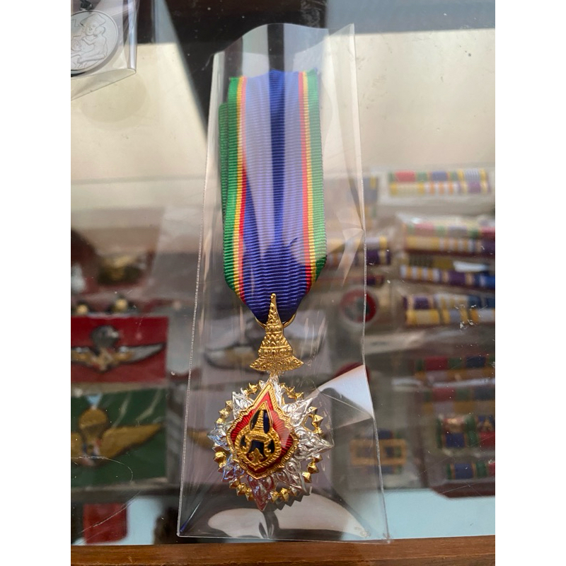 ชุดเหรียญติดชุดราชการ บ.ม. /บุรุษและสตรี