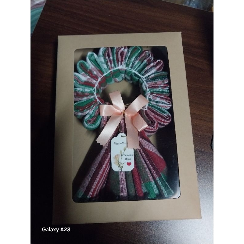 มาลัยผ้าพันคอทอมือคละสีกล่องสีน้ำตาลพร้อมดอกไม้+ฟรีป้ายแท็ รูปที่ 7