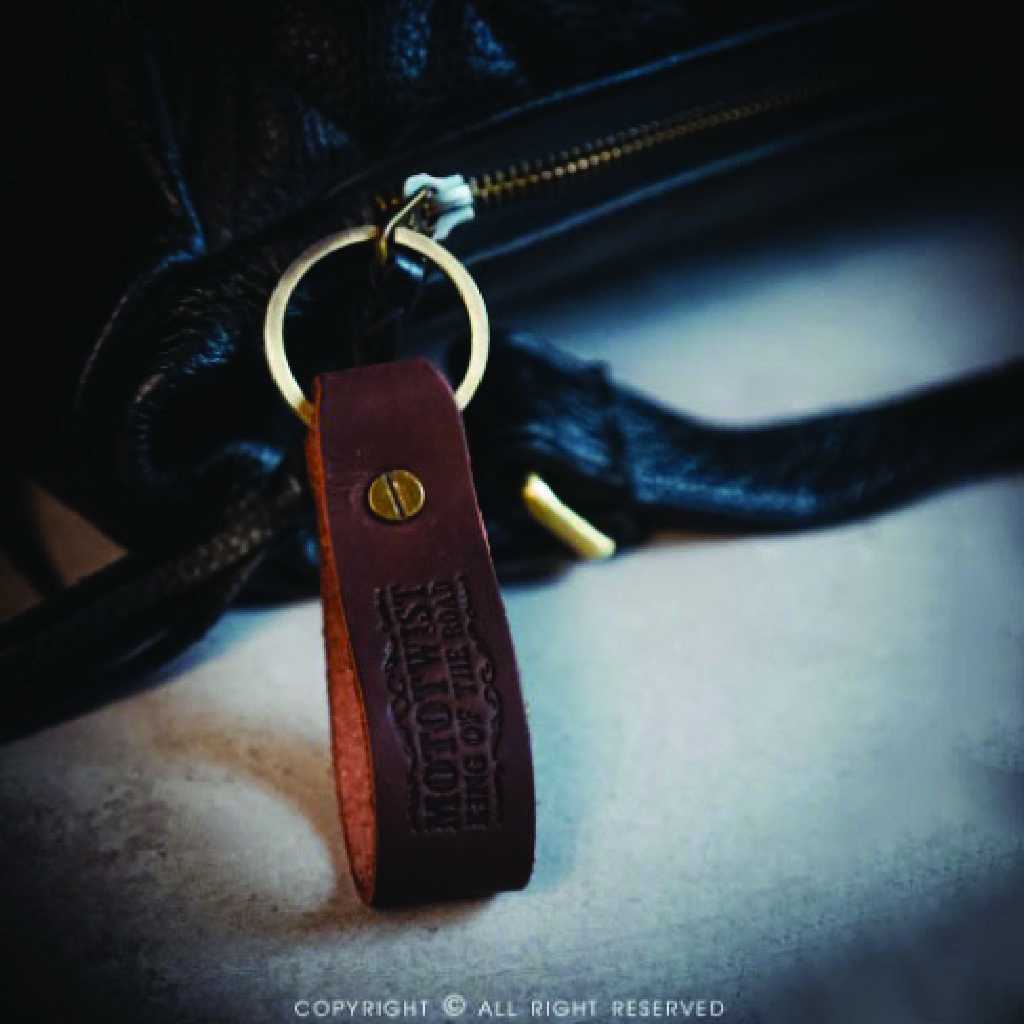Helmshell. Mototwist Bangkok พวงกุญแจหนังแท้สไตล์คลาสลิค