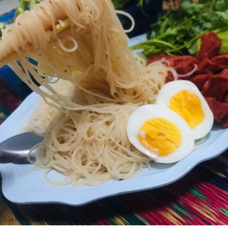 ขนมจีนเรณูอบแห้ง พร้อมน้ำนัว (เส้นยาว8นิ้ว) Dried Thai Rice Noodle with E-san sauce (8 inch)