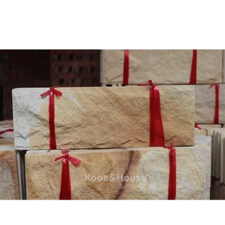 หินทรายธรรมชาติ สีเหลืองลาย ติดผนัง ปูเสาปูพื้น ขนาด 10x30 cm.