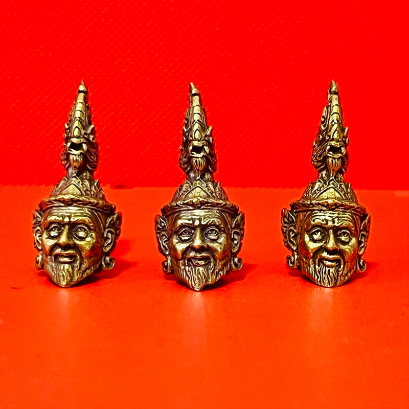 เศียรปู่พญาภุชงค์ นาคราชเจ้าวิสุทธิเทวา เป็นพญานาคราชประจำองค์พระศิวะเมตตาค้าขาย หนุนดวง เสริมชะตา