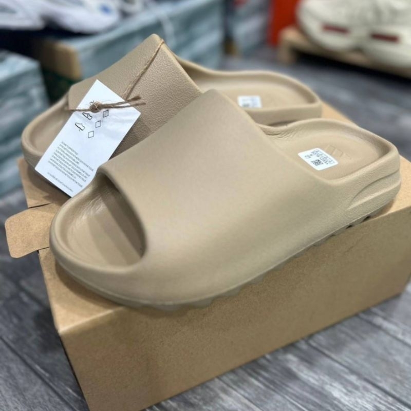 รองเท้าแตะ YEEZY SLIDE​ รองเท้าแตะผู้ชาย ผู้หญิง🌟ผิวหยาบ พื้นโลโก้ ปั้มใน QR CODE ✔️มีป้าย มีกล่อง📦 ชนSHOP2024