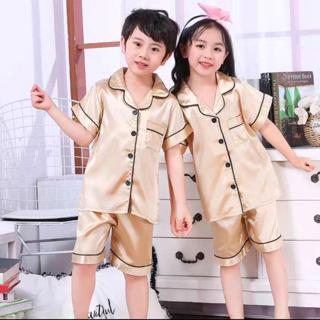 🆕ชุดนอนผ้าซาตินเด็ก สีพื้น แขนสั้น และ กางเกงขาสั้น ผ้าซาติน…