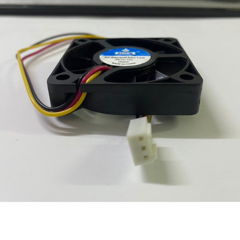 พัดลมคอมพิวเตอร์ พัดลมระบายความร้อน Fan Case ขนาด 5/6/7cm  DC12V/3pin. สินค้าคละยี่ห้อ.