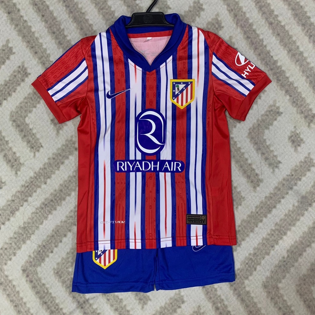 ชุดบอลเด็ก รุ่นใหม่ล่าสุด เสื้อพร้อมกางเกง 2024/2025