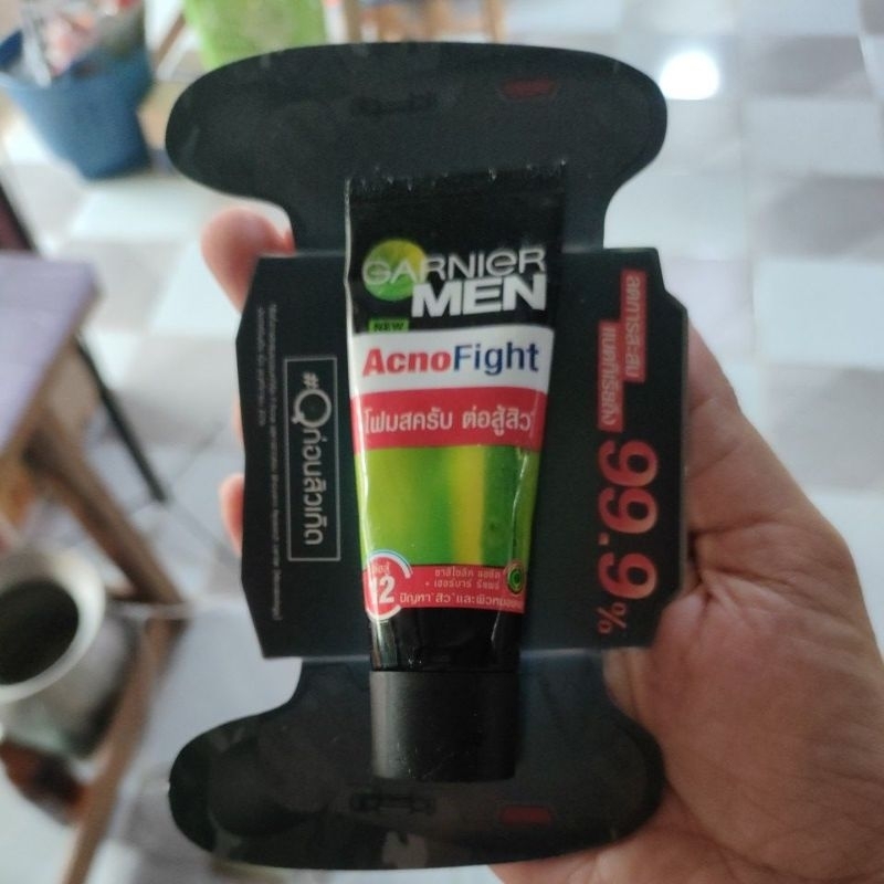 โปรนาทีทอง9บาท กานิเย่men acno fight โฟมสครับต่อสู้สิว 12 ชั่วโมงปัญหาสิวและผิวหมองคล้ำ มีตำนิคราบเหนียวตามหลอด