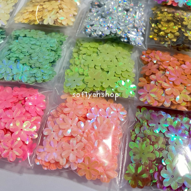 เลื่อมดอกไม้​ 15 มิล (ประมาณ 150 ชิ้น+/-) สีเยอะกว่าภาพปก