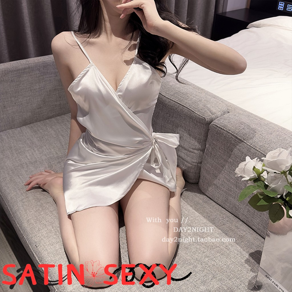 SATIN SEXY เดรสสั้น เดรสซาติน เดรสสายเดี่ยว ทรงคอเป็นตัววี ผ้าผูกเอวสุดเซ็กซี่ S-158