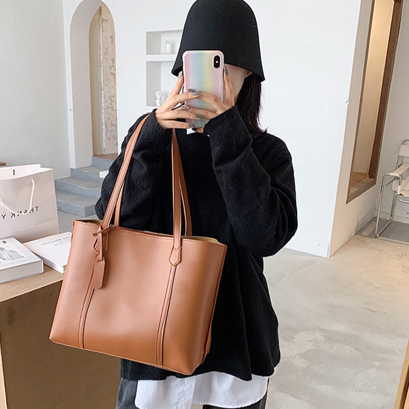 Tnicoo  พร้อมจัดส่ง กระเป๋าสะพายข้าง ดีไซน์เรียบๆ ความจุขนาดใหญ่ ใส่ของได้เยอะมาก สีพื้น เข้าได้กับทุกชุดเลยน้าา สะพาย