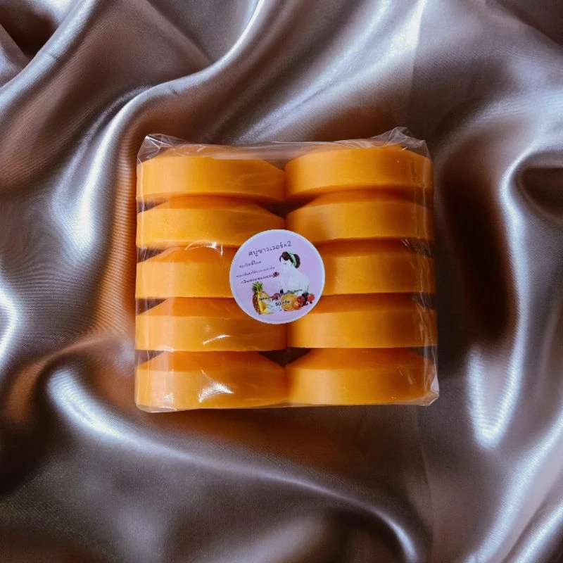 สบู่กลูต้าผิวขาวระเบิดขี้ไคล 50 กรัม 10 ก้อน (ซื้อ 2 แพ็ค แถมฟรีตาข่ายตีฟอง)
