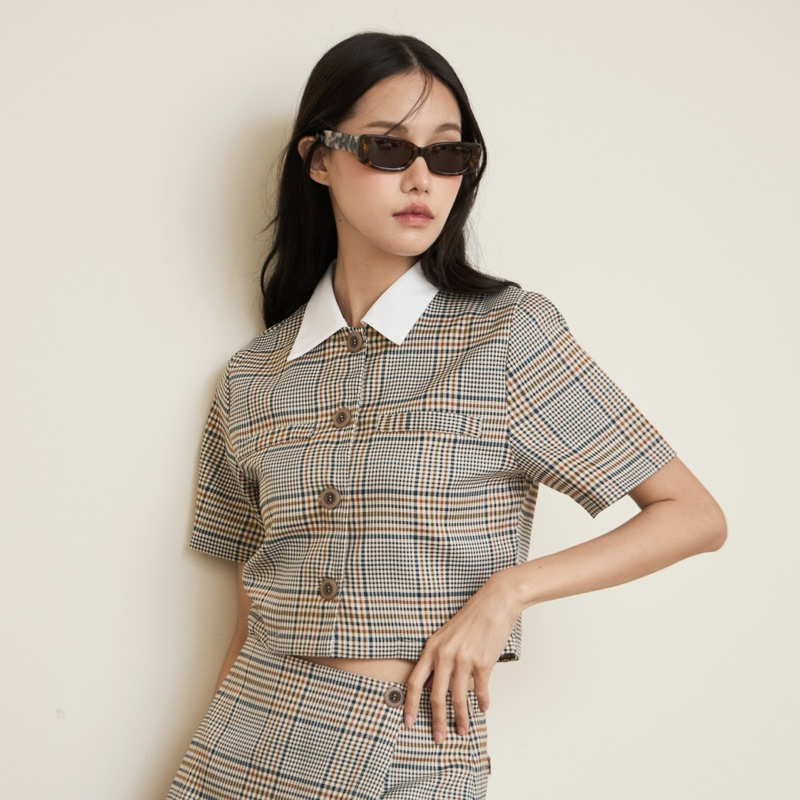 Moon Preppy Collar Crop - with removable collar