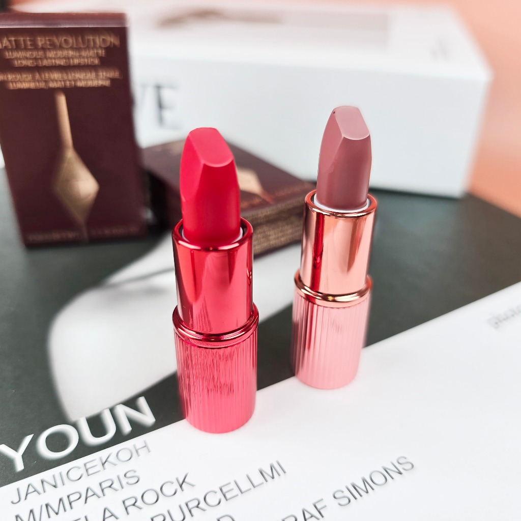 ของแท้ 100% Charlotte Tilbury K.I.S.S.I.N.G / MATTE REVOLUTION Lipstick ขนาดทดลอง 1.1 g. #สี90s PINK #สีHOLLYWOOD VIXEN