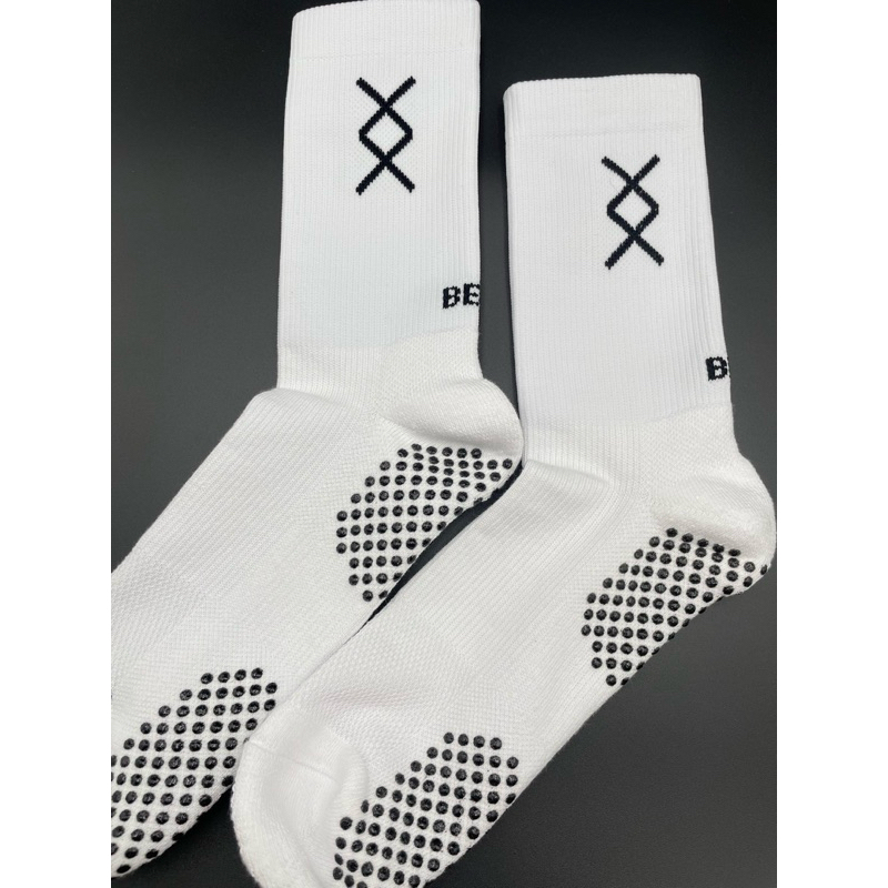 ถุงเท้ากันลื่น Begin socks สีขาว