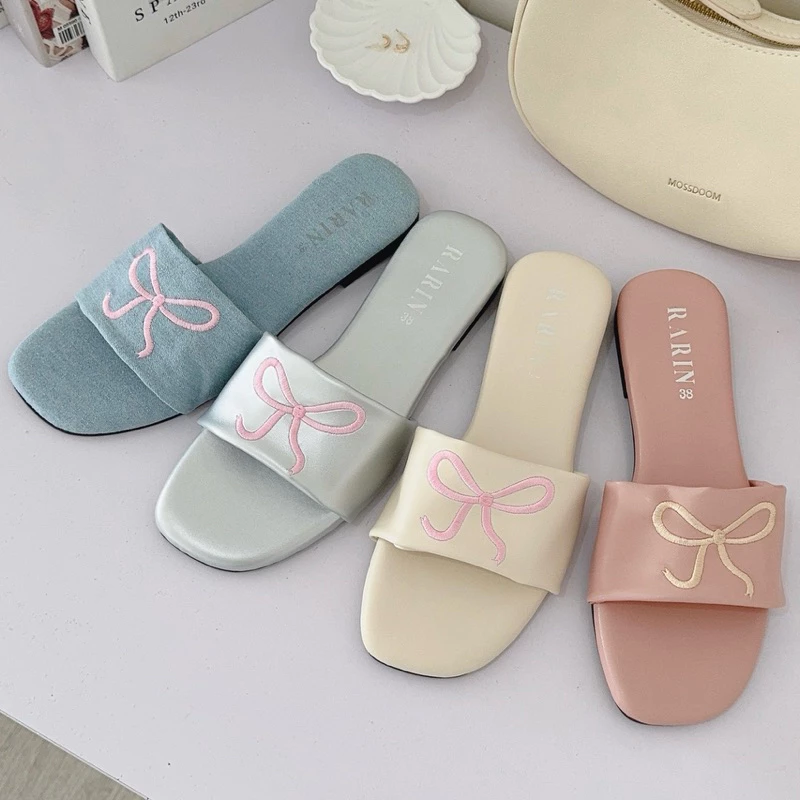 Rarin รุ่น [ Pretty girl ] 36 - 41 รองเท้าแตะพื้นนุ่ม ปักโบว์ โซคิวท์~