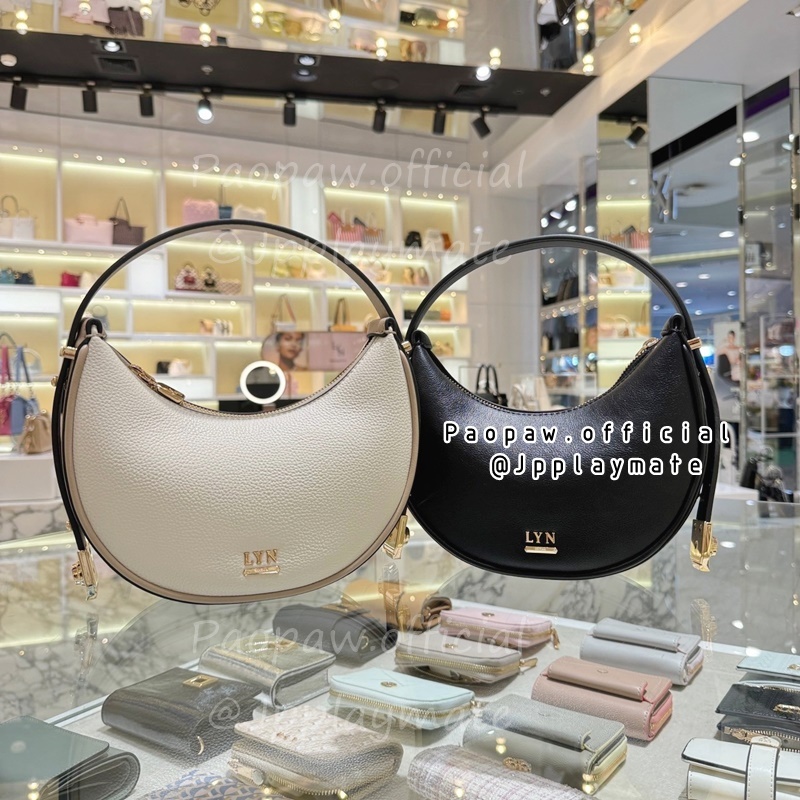 LYN กระเป๋าคล้องไหล่ Finery M Shoulderbag :  LL24FBS144 แท้จากชอป พร้อมอุปกรณ์