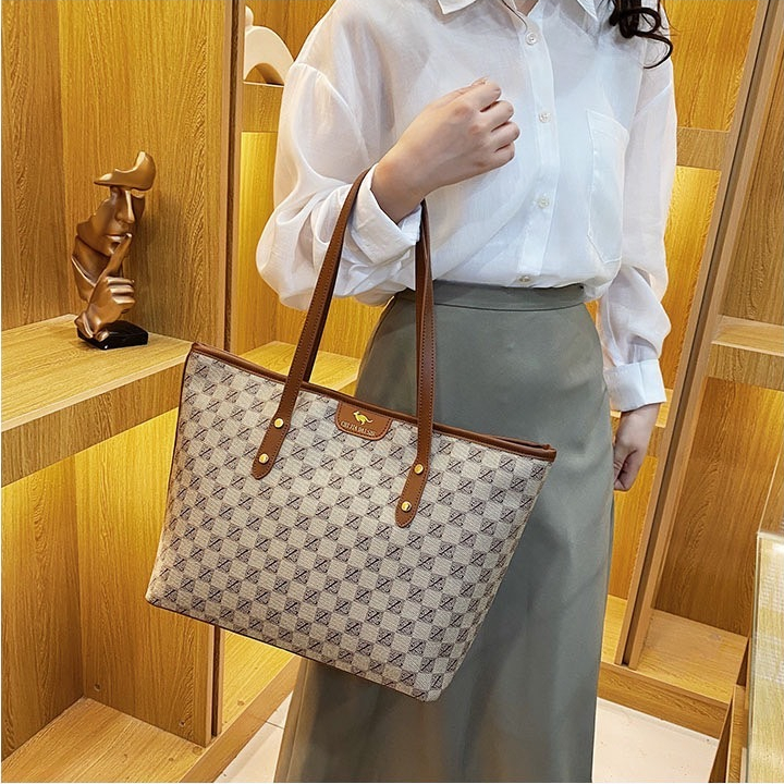 👜พร้อมส่ง👜กระเป๋าสะพายไหล่ หนัง PU เข้ากับทุกการแต่งกาย แฟชั่นเรียบง่าย สำหรับผู้หญิง สะพายได้หลายแบบหลายสไตล์✨