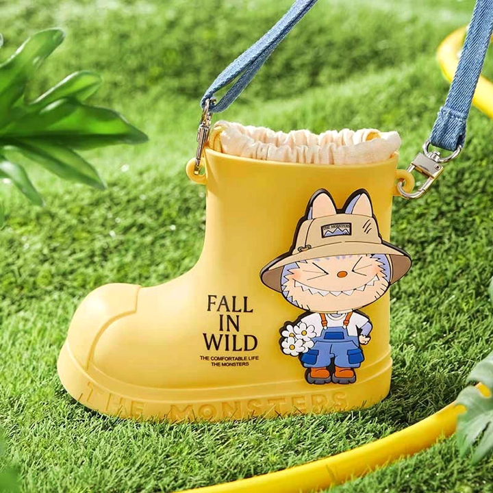 [พร้อมส่ง!] กระเป๋ารองเท้าบูทลาบูบู้ Pop Mart - Labubu The Monsters Fall in Wild Series - Rain Boot Bag แท้ 100%