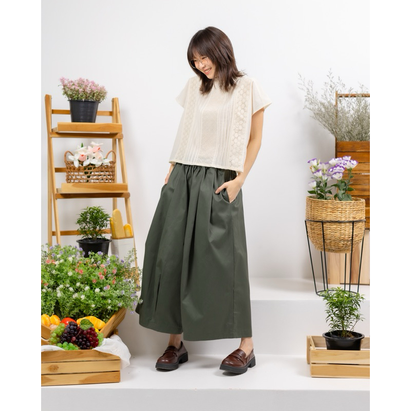 กางเกง Oversize ขาจีบ ,เสื้อตีเกร็ดสลับลูกไม้
