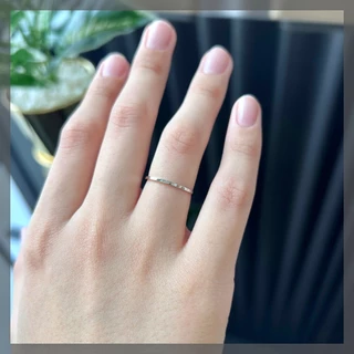 Kismet แหวนมินิมอล ตัวเรือนสแตนเลส สีเงิน Silver หน้ากว้าง 1 มิล ทรงเหลี่ยม Gray & Gold Jewelry [KRN141]
