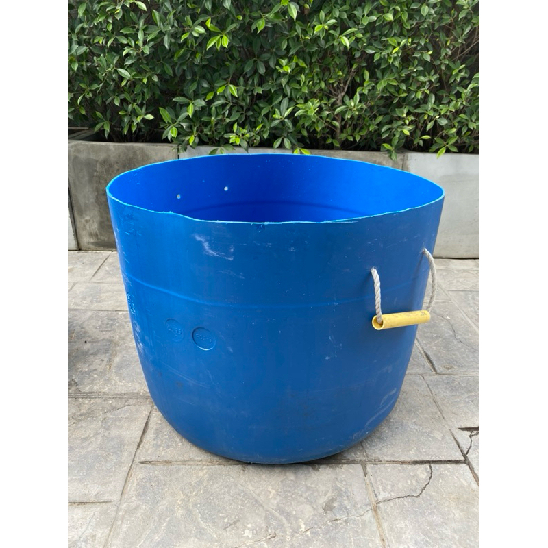 ถังครึ่งท่อน ตัดจากถัง 200 ลิตร แข็งแรง ใช้ประโยชน์ได้ดี