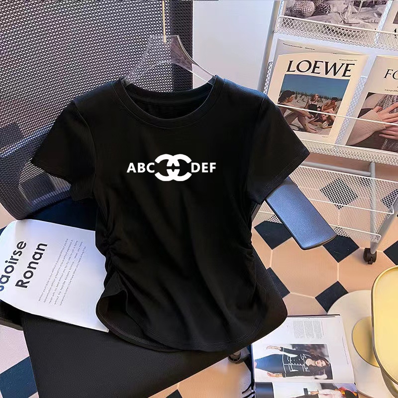 รอยพับแขนสั้น เสื้อยืดแขนสั้น 2024ใหม่ในฤดูร้อน น้องอ้วน ดูผอมลง แฟชั่น หลวมด้านบน