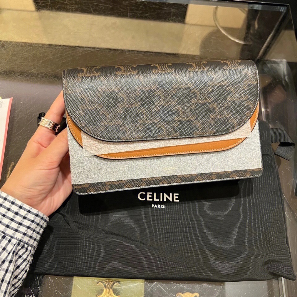 ✨  CELINE Celine ใหม่ triomphe ดอกไม้เก่า woc ออร์แกนถุงซองจดหมายคู่ช่องเอียงกระเป๋าเป้สะพายหลัง