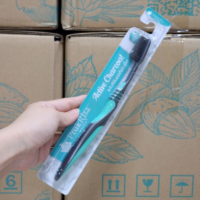 (คละสี) แปรงสีฟันชาร์โคล พฤกริษา Prukrisa Charcoal toothbrush