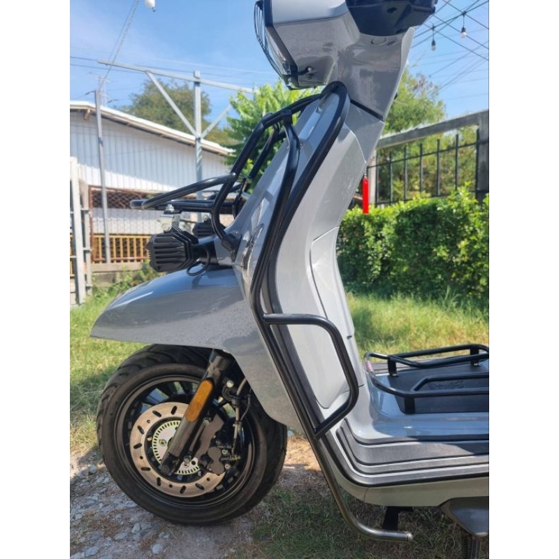 กัน​ล้ม​ข้าง​ส่วนหน้า​ Lambretta V125-200​