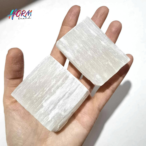 (1ชิ้น) หิน Selenite Cube เซเลไนต์ ทรงเหลี่ยม อัญมณีแห่งการชำระล้าง ที่มีคลื่นความถื่นางฟ้าสูงที่สุด