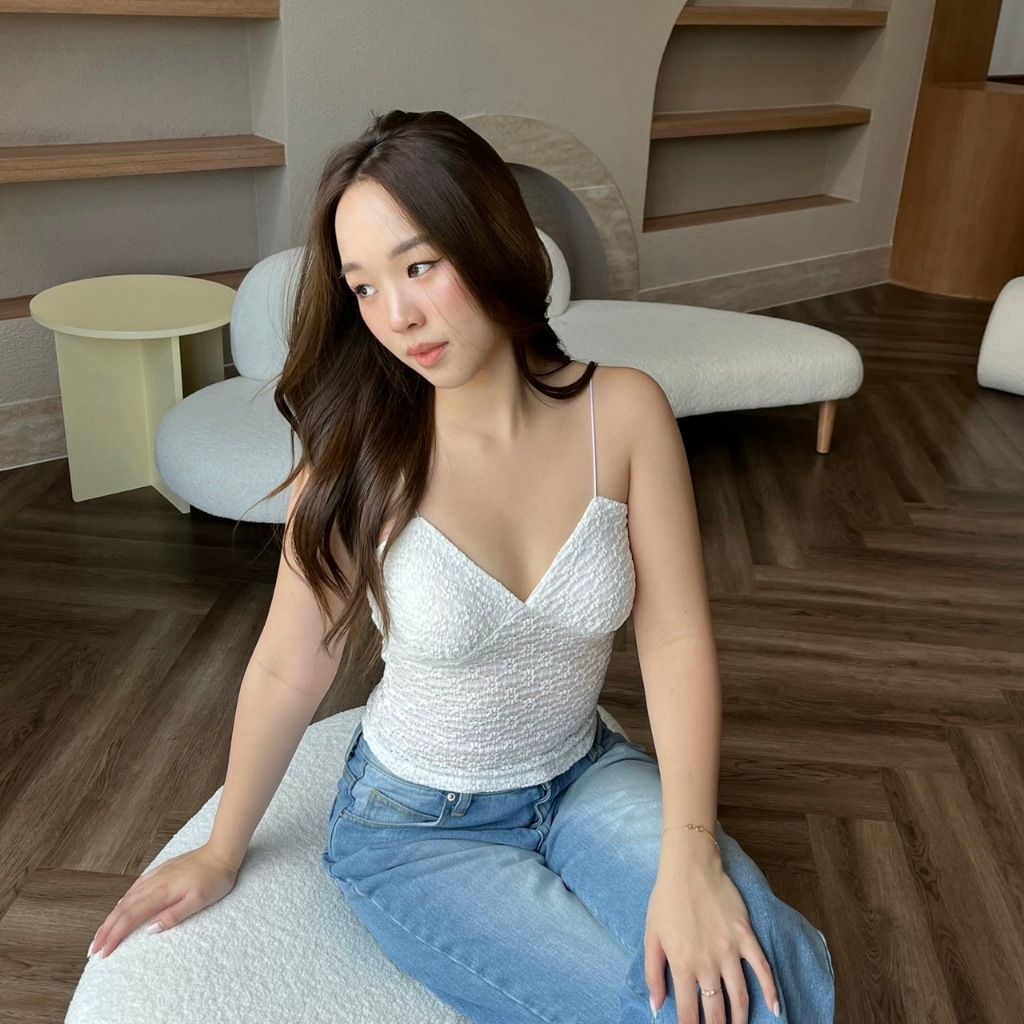 fiona top by Duex Studio สายเดี่ยวลูกไม้เย็บไล่เลเยอร์