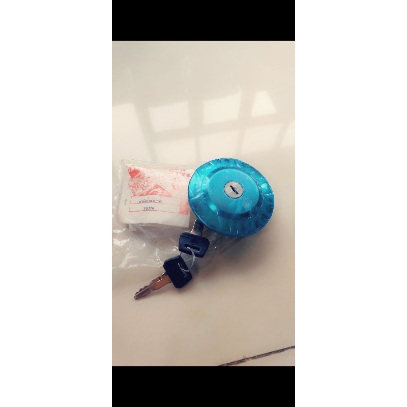 ฝาถังน้ำมัน Yamaha VR150-VRR150 ของใหม่งานเก่าเก็บสวยๆพร้อมกุญแจ 2 ดอกพร้อมใส่ใช้งาน