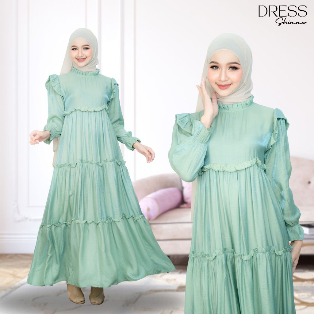 ชุดเดรสออกงาน สไตล์อั้ม ทรงขนมชั้นดีไซต์เก๋ ระบายไหล่และตรงคอ ผ้าชิมเมอร์เล่นแสง