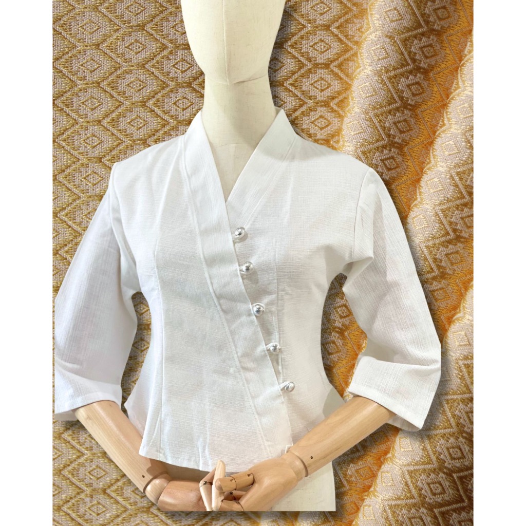 เสื้อพื้นเมือง เข้ารูปดุมเงิน แขนยาว สีขาว