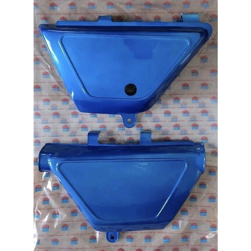 ฝากระเป๋าสีฟ้า SUZUKI TS100C, TS100N,TS125N ซ้าย+ขวา (ชิ้นงานพลาสติก)