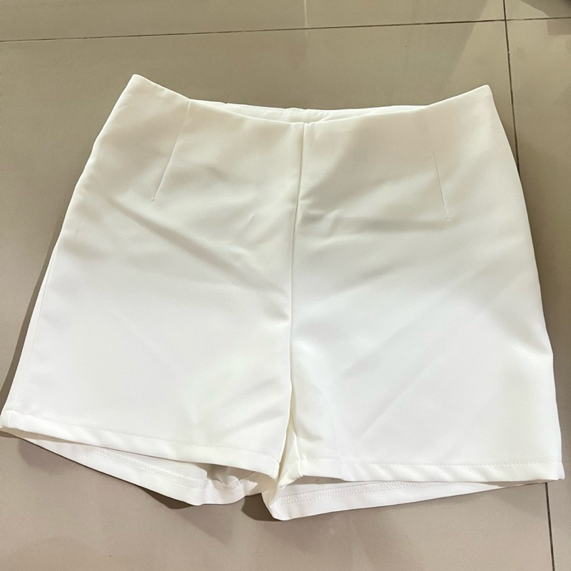 ส่งต่อ กางเกงขาสั้น Hana Milin Clothing Size M