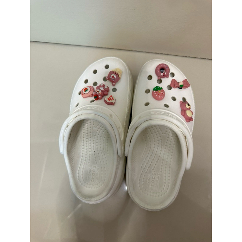 รองเท้า crocs สีขาว มือสอง