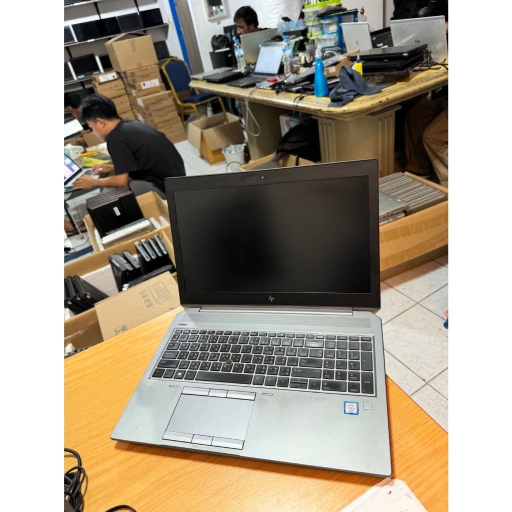 HP ZBook 15 G5 Mobile Workstation TOP I7-8750H/32GB DDR4/512GB M.2/NVIDIA Quadro P1000 /15.6"FHD/WIN