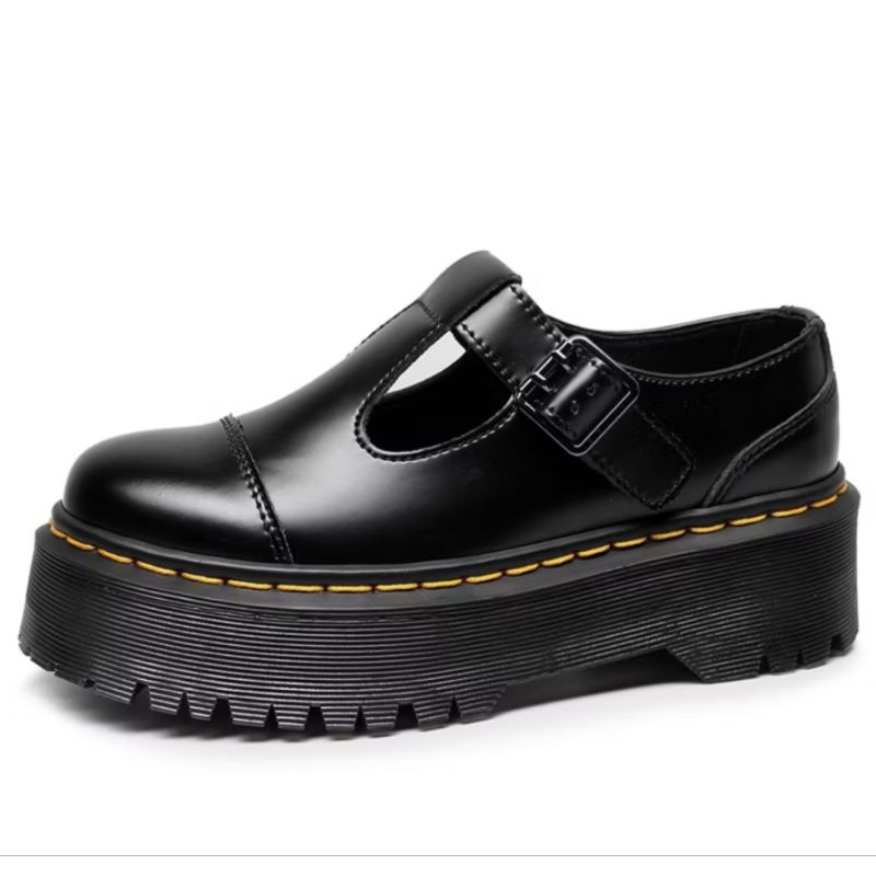 รองเท้า doctor martin พื้นหนา size 38 หลังส้นติดกันกัดให้ (มือสองใส่ถ่ายแบบครั้งเดียว)