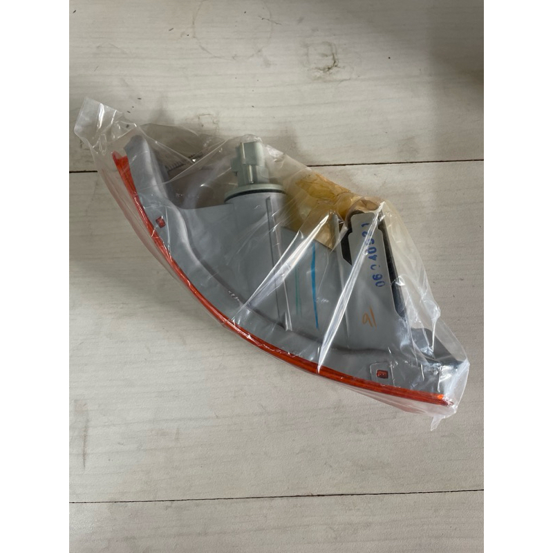 ไฟในกันชน ซ้าย LH TOYOTA AE101