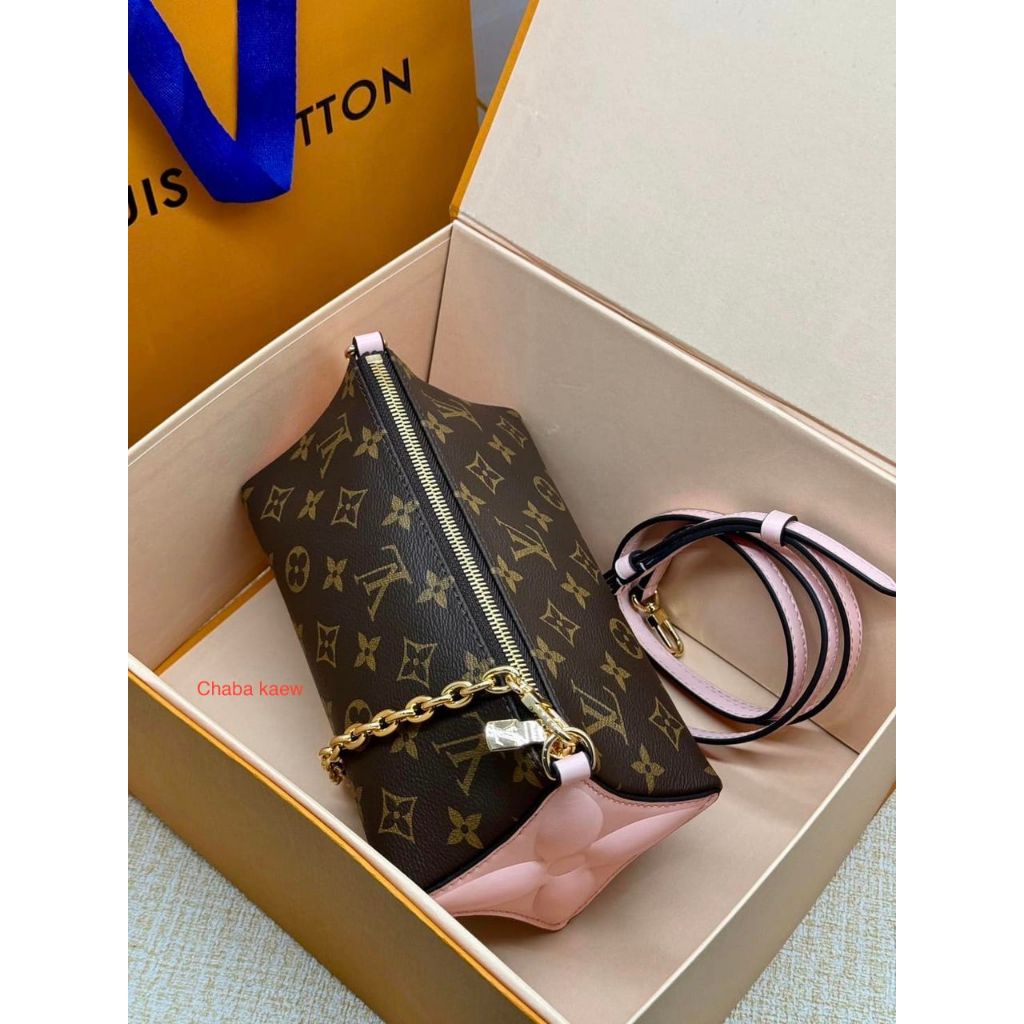 กระเป๋าแฟชั่นขนาด 22 cm. VIP