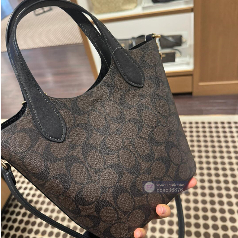 【พร้อมส่ง】แท้💯% outlet Hanna Bucket 7.6 นิ้ว กระเป๋าใส่ตะกร้าผัก กระเป๋าสะพายสตรี กระเป๋าถือแบบใหม่