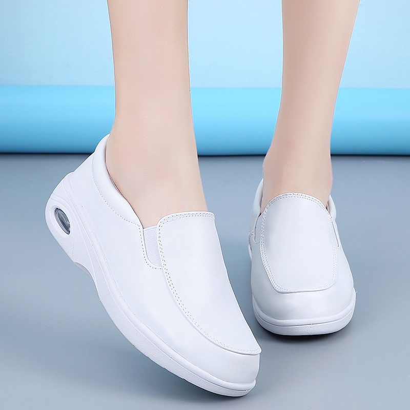 รองเท้าพยาบาลสีขาว  สินค้าพร้อมส่งใส่ลำลองพื้นนุ่มสบายเท้า  รุ่น776และ779