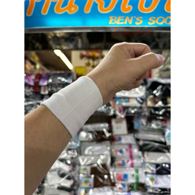 สาย​รัด​ข้อมือ​สี​ขาว​ขายชิ้นละ20บาท