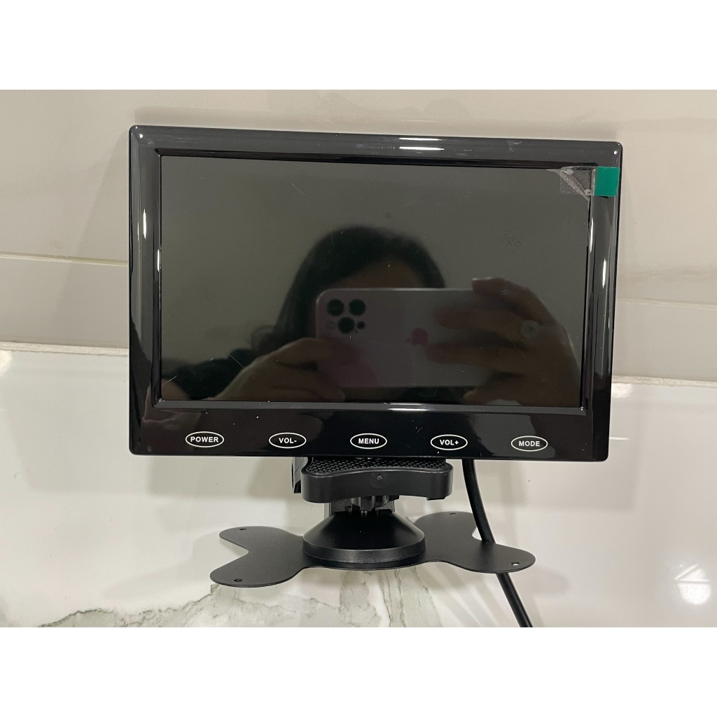 จอมอนิเตอร์ติดรถยนต์ขนาด 7 นิ้ว HDMI VGA AV monitor 7 inch รองรับ ช่องเสียบหลายชนิด เช่น VGA และ HDMI ,AV ซึ่งมีแต่รุ่นใ
