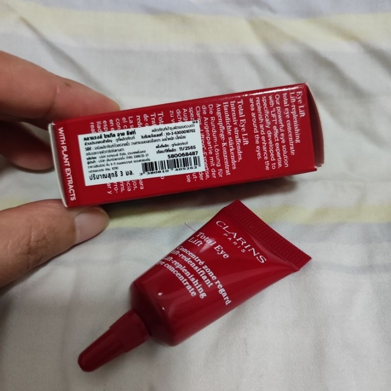 Total Eye Lift - Clarins เซรั่มเข้มข้นเพื่อรอบดวงตายกกระชับและอ่อนเยาว์ Clarins