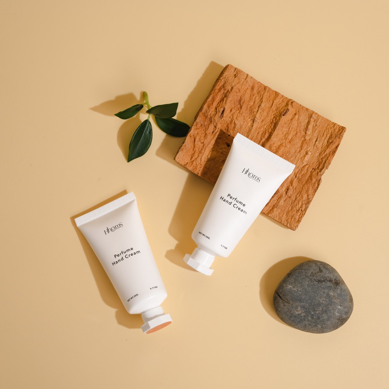 ครีมทามือน้ำหอม หอมส ยาวนาน หอมส ติดทน Hhoms Perfume Hand Cream