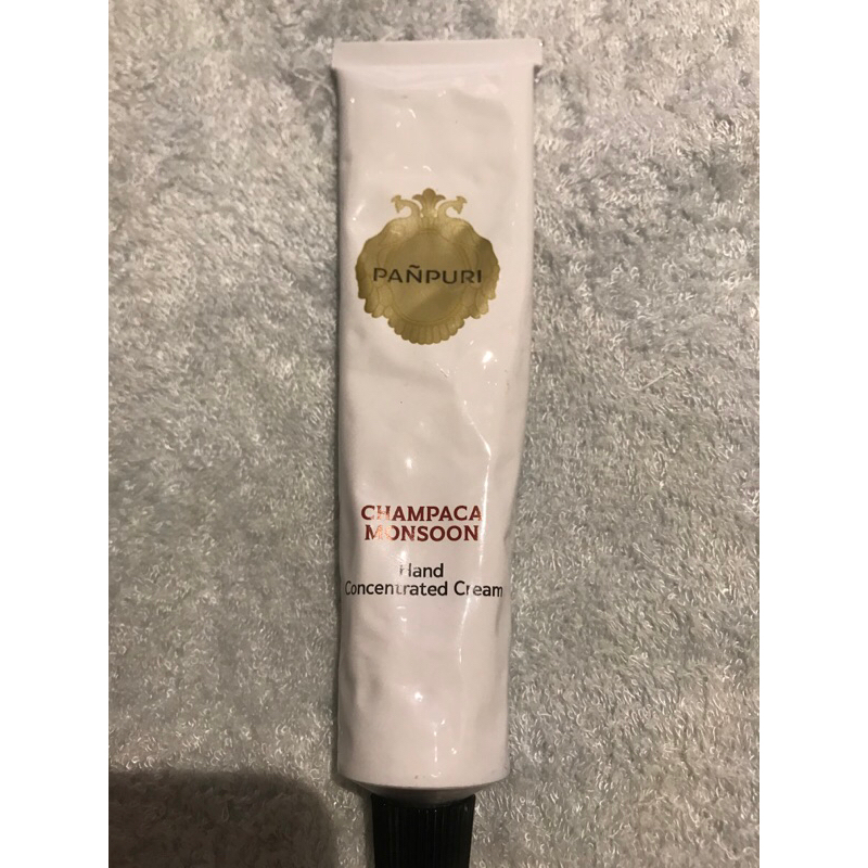 Panpuri champaca monsoon hand concentrated cream 50mlใช้ไปหน่อยราคาซื้อมา750บาท แบบเข้มข้นหอมสดชื่นค