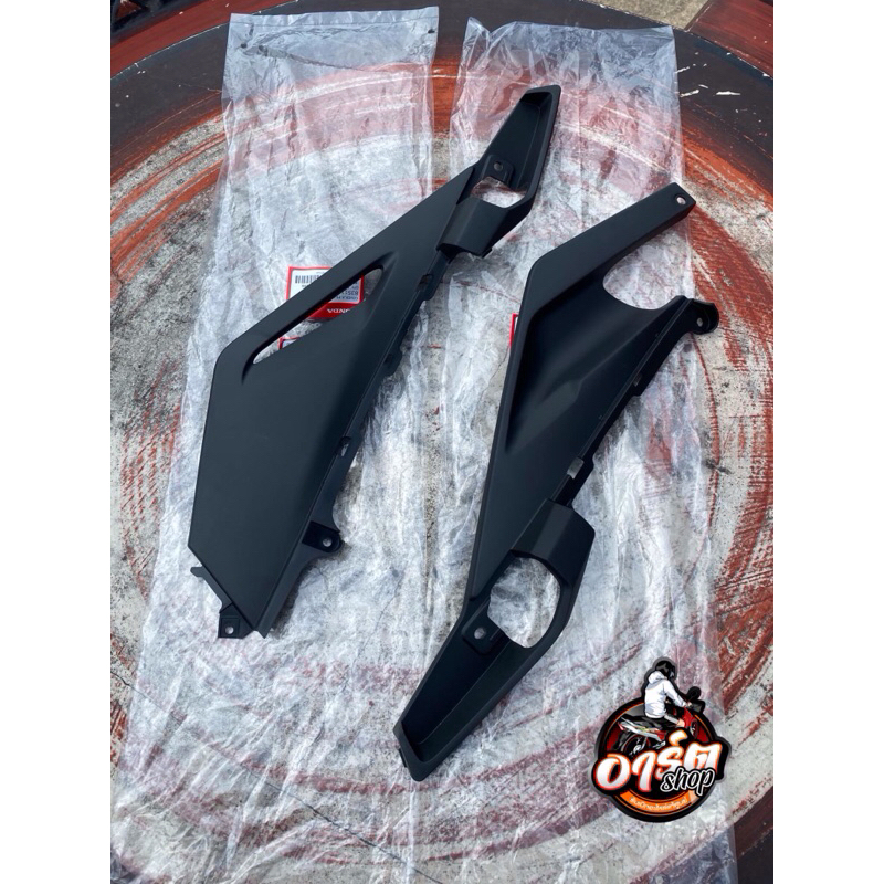 ชิ้นดำที่ครอบข้างวางเท้าคนหลังรถรุ่นLead125/4Vแท้เบิกศูนย์Honda📦⚫️
