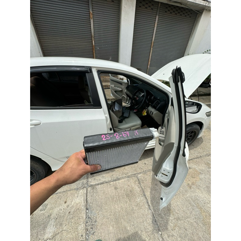 ✅ราคารวมติดตั้งแล้ว✅ ตู้แอร์ Honda City 08-13 Hazz เกรดดี รับประกัน 1 ปี รวมน้ำยา รวมค่าแรง ผ่อนค่าแรงค่าของได้เลยครับ